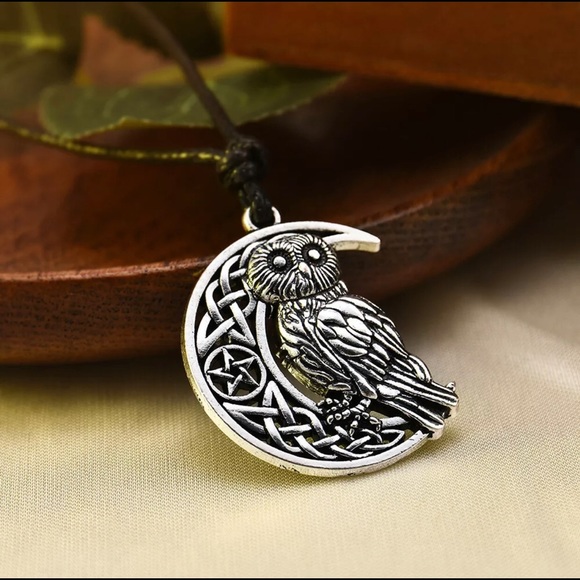Goddess Moon Pentagram Owl Silver Necklace - Picture 4 of 6